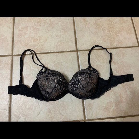 Victoria’s Secret 34 D Black Push-up Bra - Picture 1 of 7